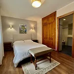 La Rivera Hotel