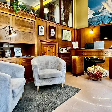 La Rivera Hotel 2*