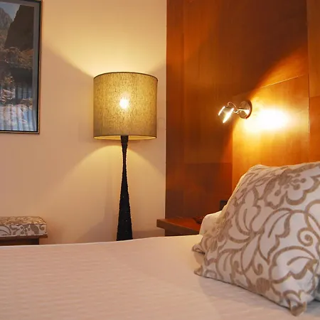 Hotel La Rivera Arenas De Cabrales