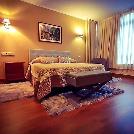 Hotell La Rivera 2*